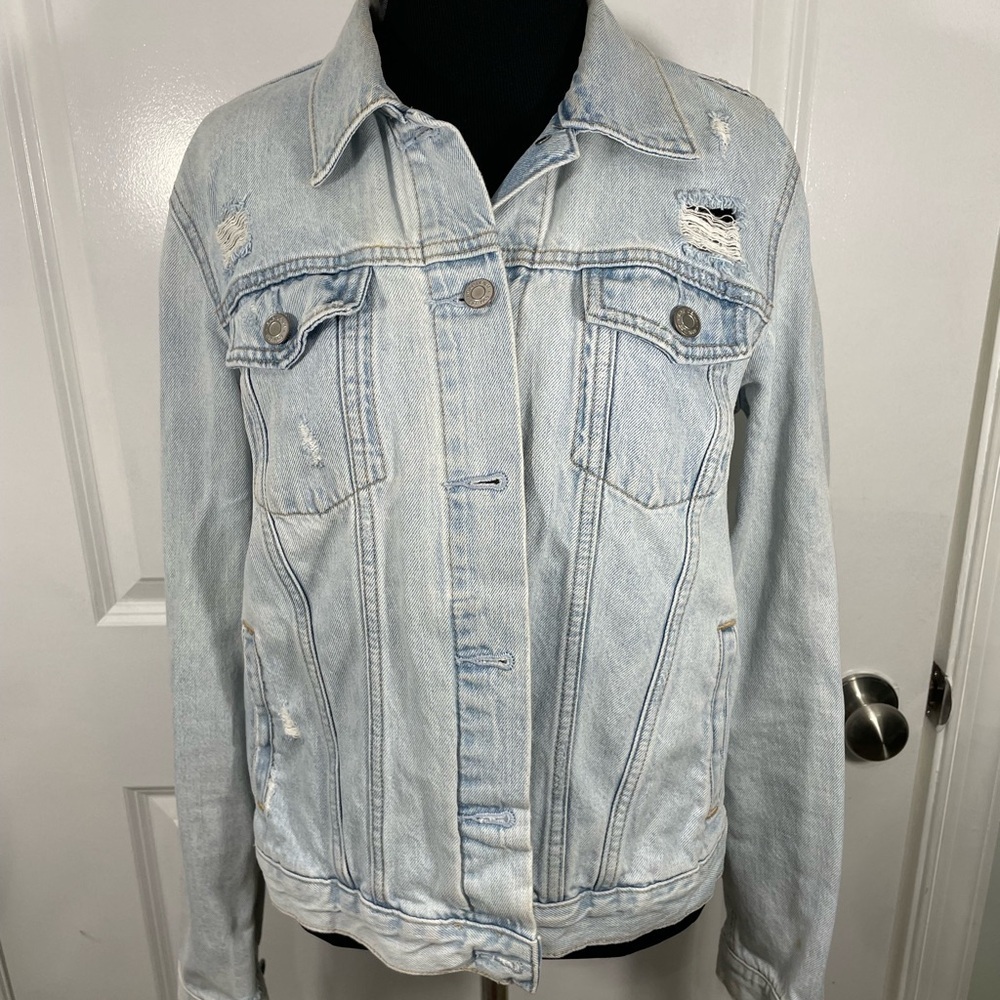 Gap Light Blue Denim Jacket Size Medium CB-